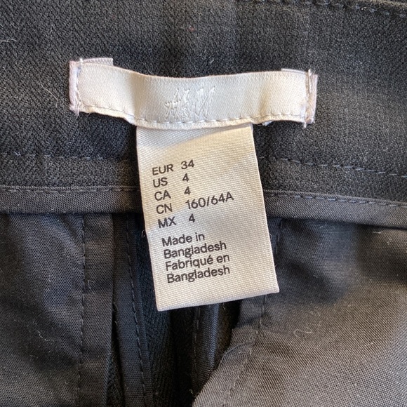 Straight cut black H&M pants in size 4. - Picture 3 of 3
